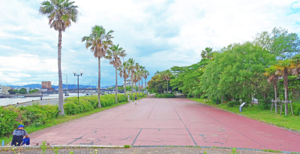 しおかぜ公園のスケボーできる広場