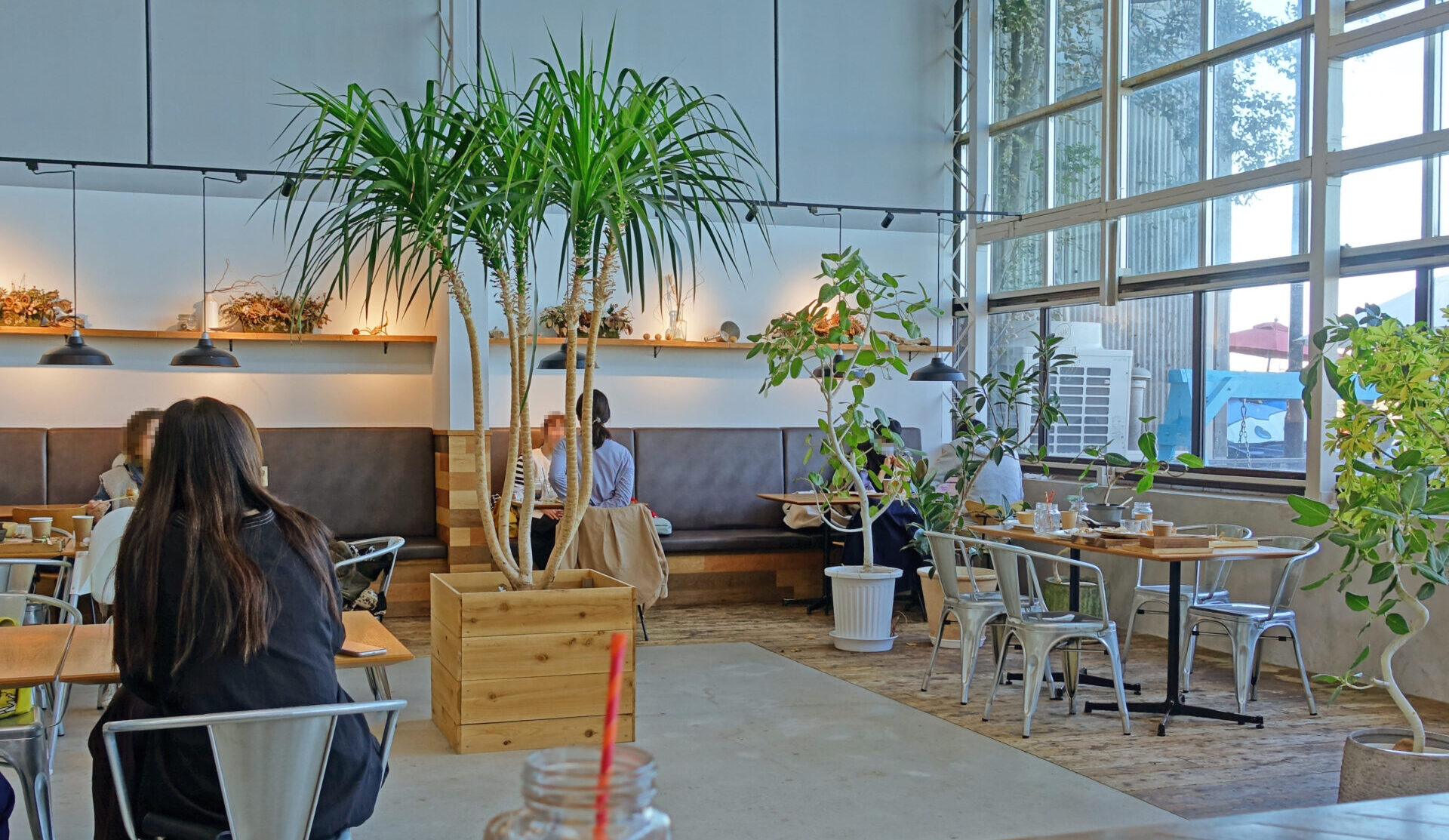 Northshore 倉庫をカフェに お洒落な人が集う万代町のカフェ