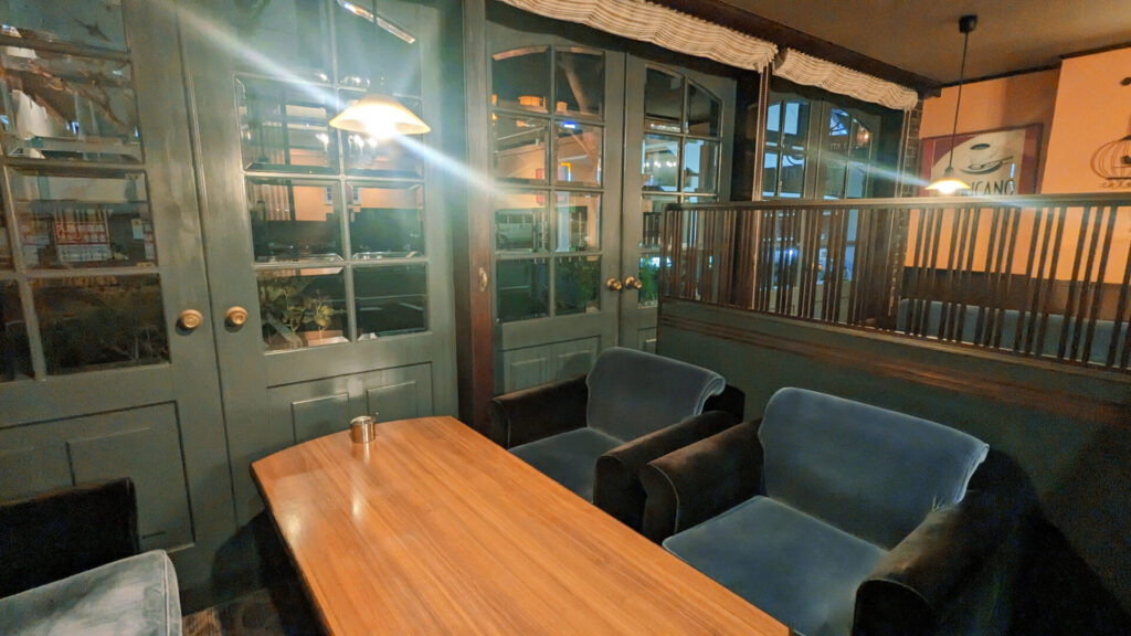 ロゼッタカフェカンパニーの店内